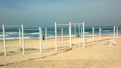 Площадка для воркаута в городе Бат-Ям №4763 Маленькая Современная фото